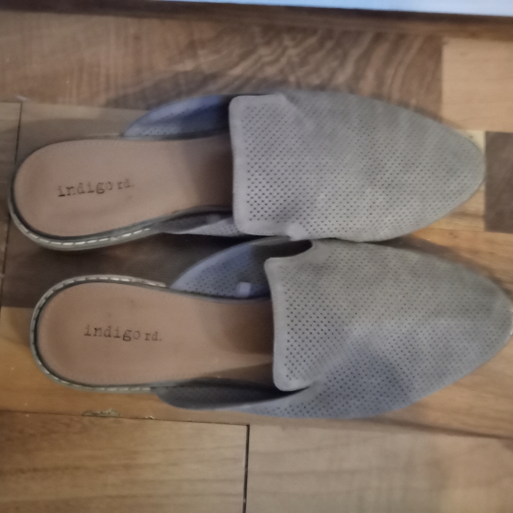Beige mules